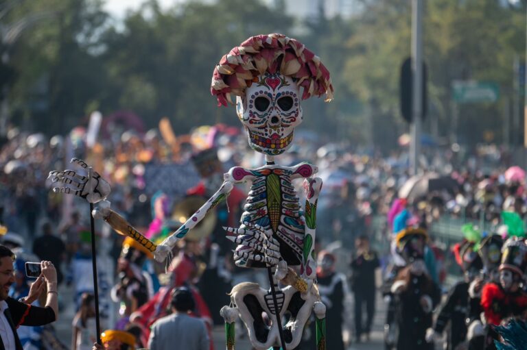 Desfile de Día de Muertos en Ciudad de México 2023 reúne a un millón 250 mil personas