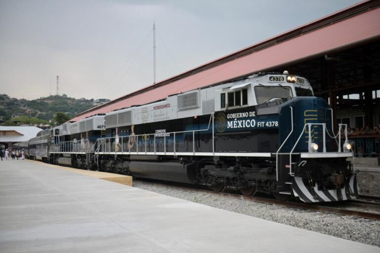 López Obrador alista decreto para que vías férreas se usen para trenes de pasajeros