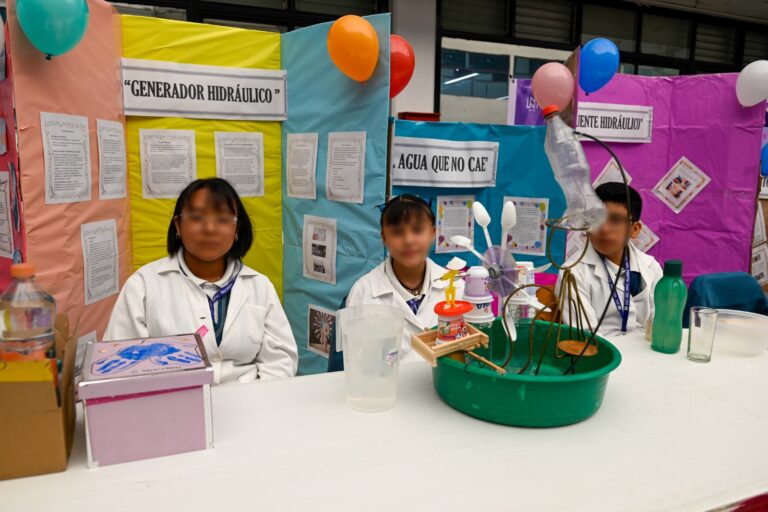Naucalpan motiva a estudiantes para incursionar en la ciencia