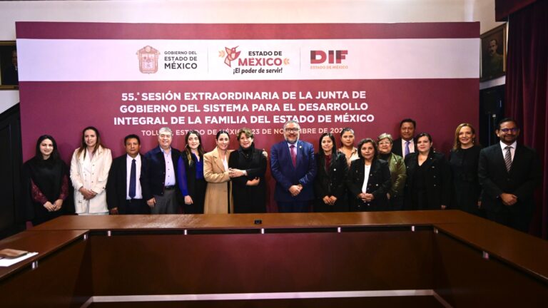 Cada acción  debe ser con la convicción de servir, pues el DIFEM es el corazón de la administración: Delfina Gómez