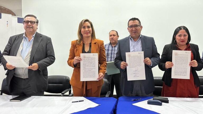 Dona Ayuntamiento de Huehuetoca predio al IMSS para construcción de Unidad de Medicina Familiar