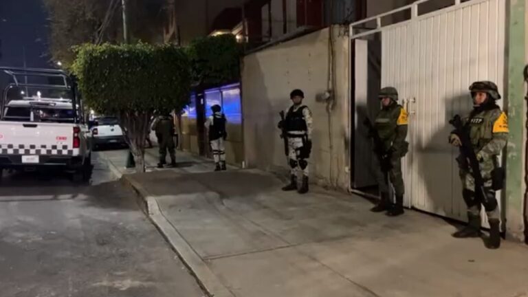 Hallan toma clandestina de combustible en casa de la Jardín Balbuena