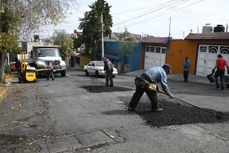 Más de 50 mil baches reparados en Naucalpan