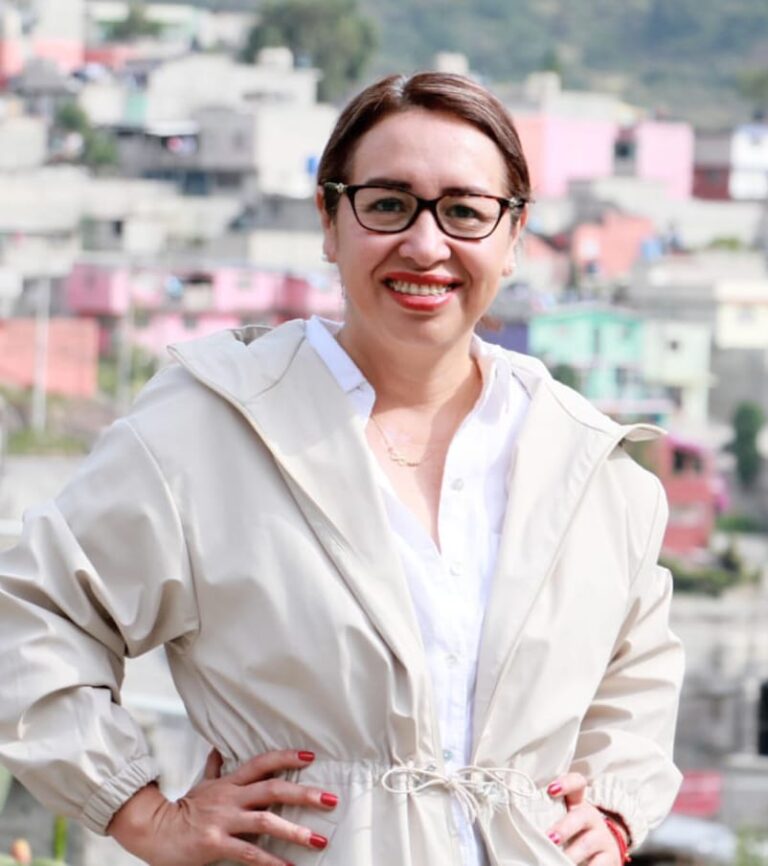 Por atributos, lidera Azucena Cisneros preferencias en Ecatepec