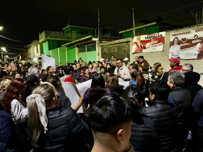 Ernesto Santillana anuncia pavimentación de calles en zona de alta marginación de Ecatepec