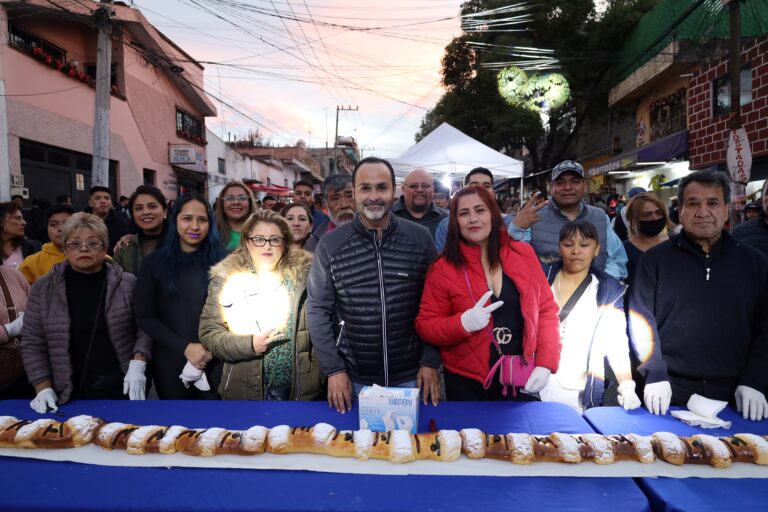 Huixquilucan Celebra el Día de Reyes con Música y una Rosca Gigante en San Fernando