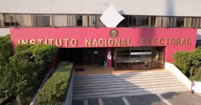 Humo de incienso provoca falsa alarma de incendio en el INE