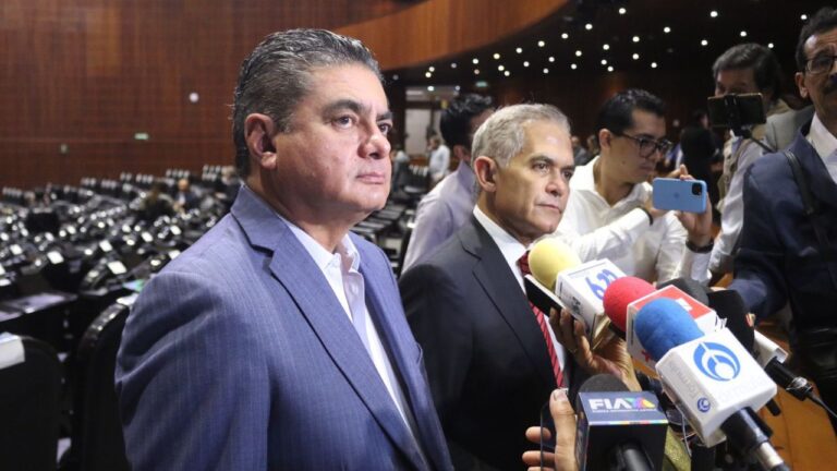 Luis Espinoza Cházaro rompe lazos con el PRD