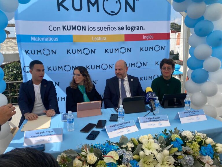 Kumon de manteles largos en Veracruz celebra 23 aniversario