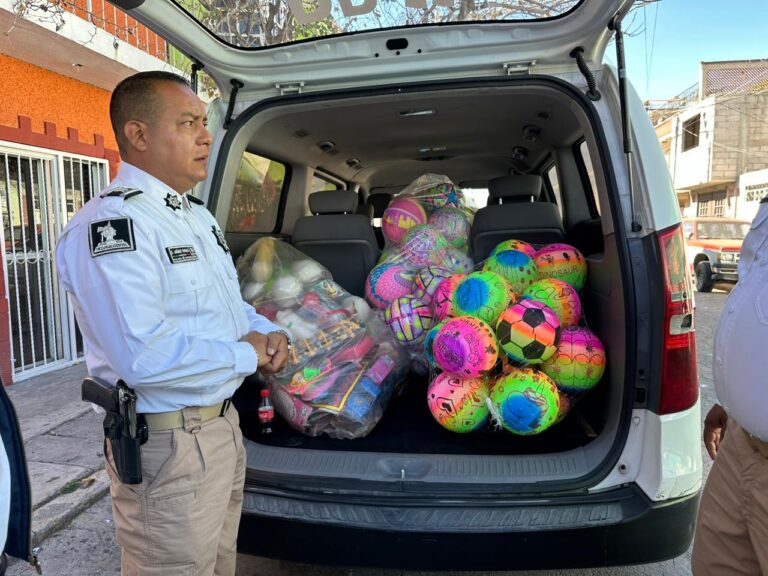 Policías Municipales de Nezahualcóyotl Inician la Entrega de Miles de Juguetes para Niñas y Niños en Condiciones Vulnerables