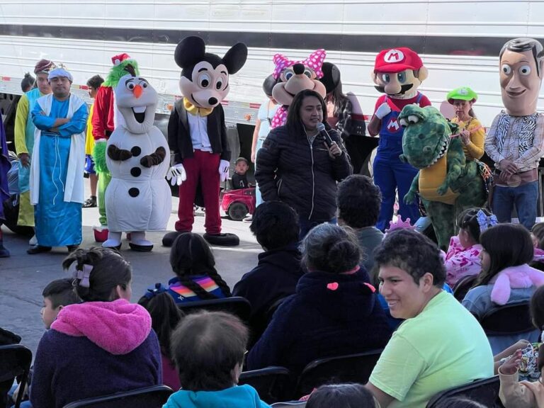 Celebran el Día de Reyes haciendo felices a los niños de Nezahualcóyotl: Carmen de la Rosa