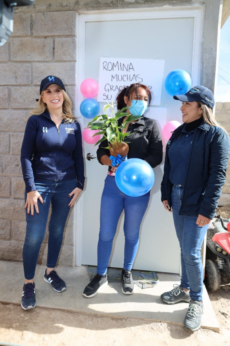 Entrega Huixquilucan cuartos adicionales a familias de San Bartolomé Coatepec