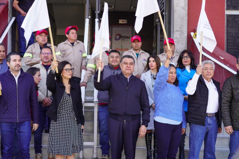 Tony Rodríguez da el banderazo de salida a las brigadas para la reparación de fugas en todo el municipio