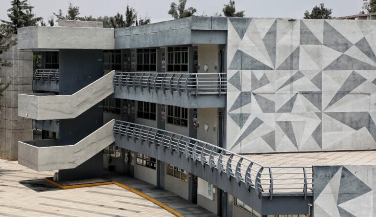 Prepas del IEMS tendrán pase automático a Universidad Rosario Castellanos