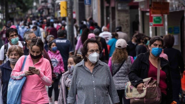 Piden volver a usar cubrebocas ante repunte casos de gripe y covid-19