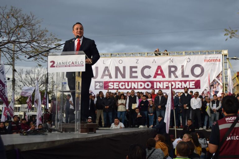 Más de 30 mil maderenses acuden al 2º informe de Janecarlo Lozano