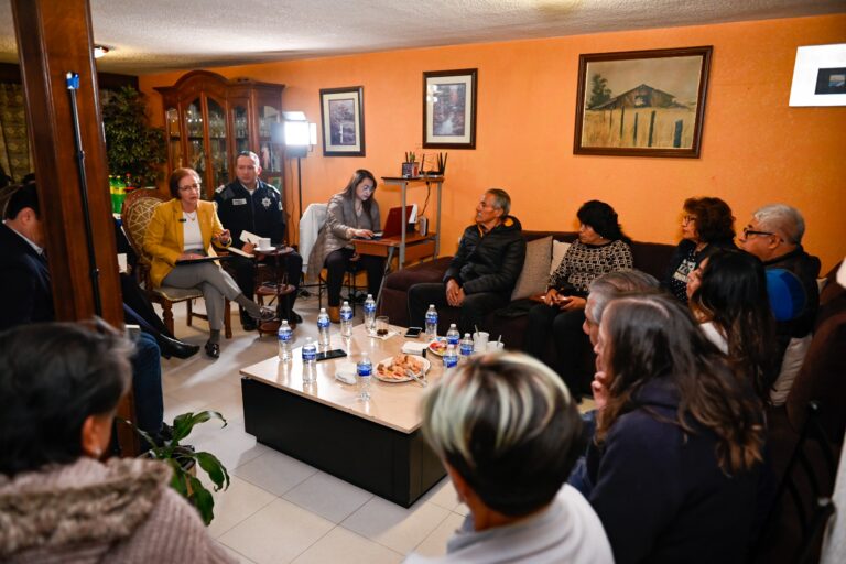 Habitantes de Lomas de San Mateo plantearon sus inquietudes a la presidenta de Naucalpan en el Segundo Jueves Vecinal