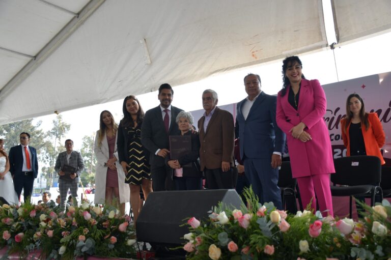 Contraen matrimonio mil 200 parejas en las Bodas Colectivas de Nezahualcóyotl 2024