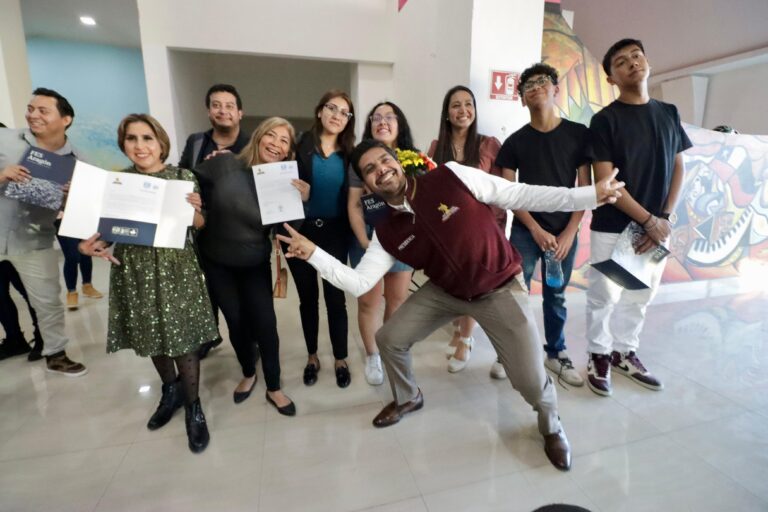 Escuela municipal de idiomas y lenguas de Nezahualcóyotl rinde sus primeros frutos