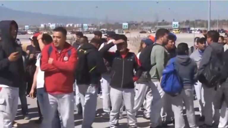 Acuerdan aumento salarial tras huelga en Audi México