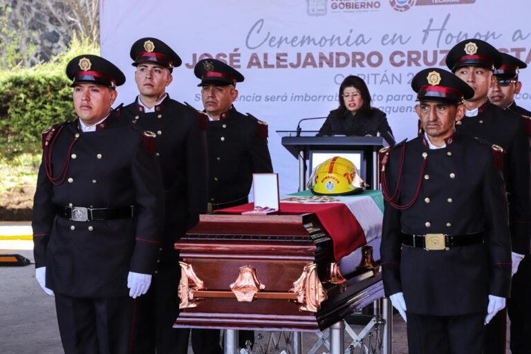 Realizan Homenaje al Capitán Segundo del Cuerpo de Bomberos de Tecámac, Alejandro Cruz Castañeda