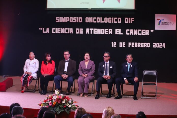 Actualiza el DIF Tlalnepantla a la comunidad médica en un simposio contra el cáncer