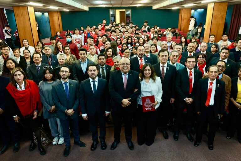 Celebra 65 años de vida académica el CECyT 4