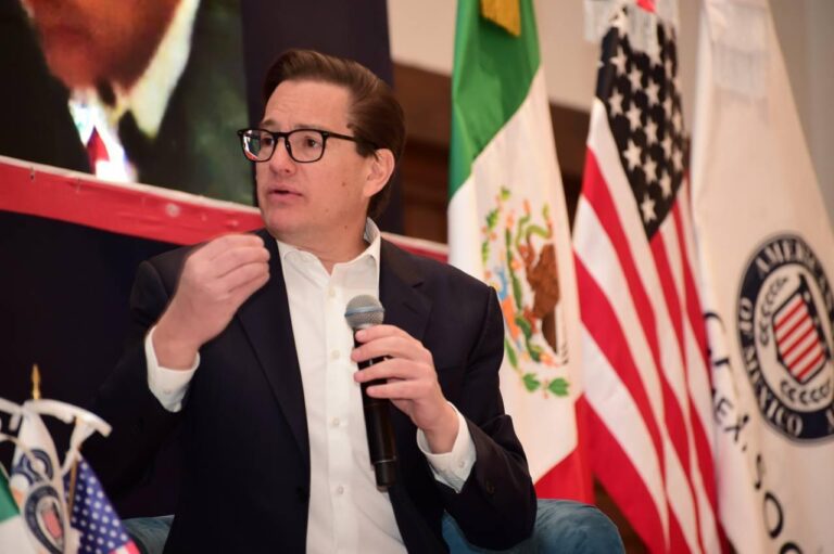 La Ciudad de México merece una contienda de altura, de propuestas y de ideas: Salomón Chertorivski. La Ciudad de México merece una contienda de altura, de propuestas y de ideas: Salomón Chertorivski.