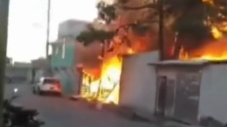 Mueren perritos por explosión de pirotecnia en taller clandestino en Tultepec