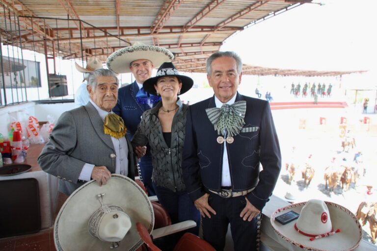 Angélica Moya, testigo de honor en toma de Protesta de Asociación Charra de Naucalpan