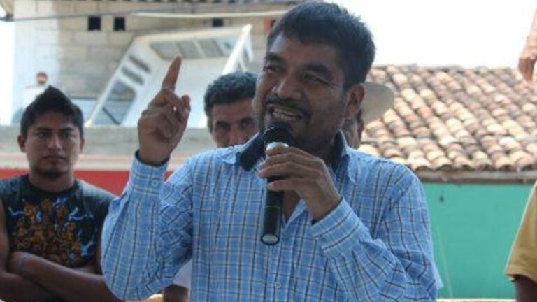 Familiares del líder asesinado de la UPOEG, sufren ataque armado en Autopista del Sol