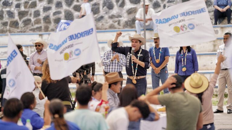 Chapa de Mota va con Enrique Vargas del Villar al Senado