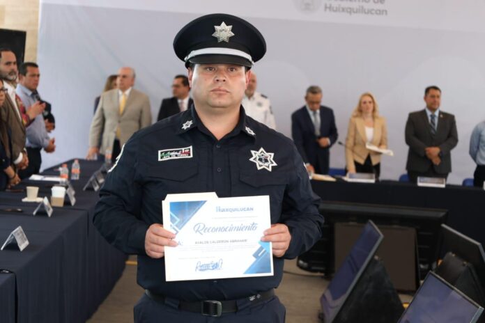 Reconoce Huixquilucan labor de policías, bomberos y paramédicos de la unidad de rescate