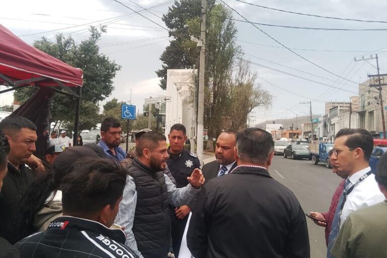 Vecinos de Ecatepec cumplen 15 horas de ayuno frente a la FGJEM; “preferimos morir de hambre que a manos de la delincuencia”