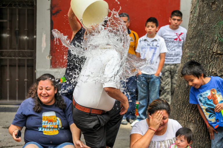 Chertorivski llama a no tirar agua en Sábado de Gloria; hay multa en CDMX