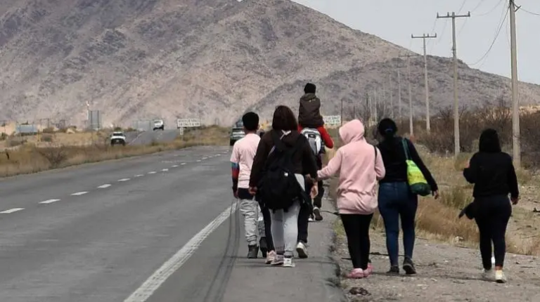 Crece llegada de migrantes a la frontera México-EU por retraso de ley SB4