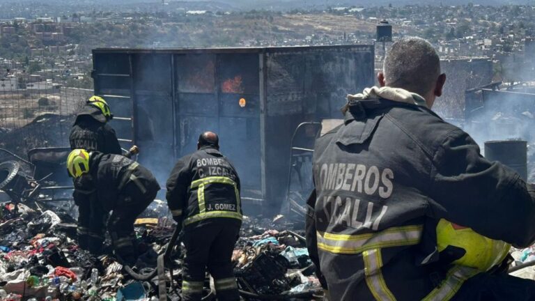 Se incendia recicladora en Cuautitlán Izcalli