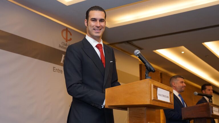 Nadie por encima de la ley, con propuestas gana Torruco