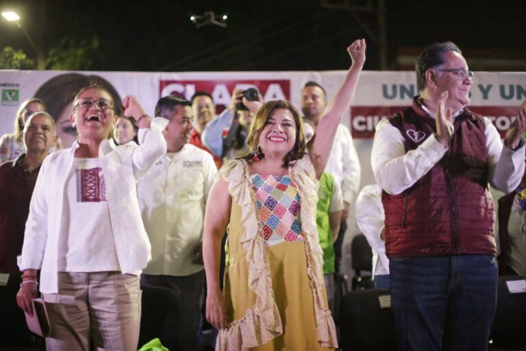 Clara Brugada asegura que los pendones de su campaña son reciclables