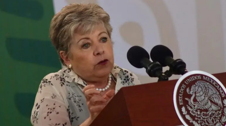 México rompe formalmente relaciones con Ecuador tras irrupción en embajada