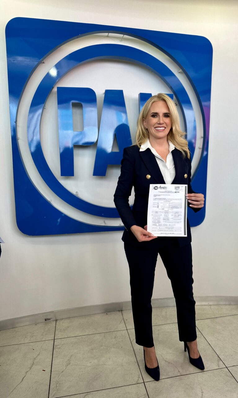 Romina Contreras se registra como aspirante a la candidatura del PAN a la presidencia municipal de Huixquilucan