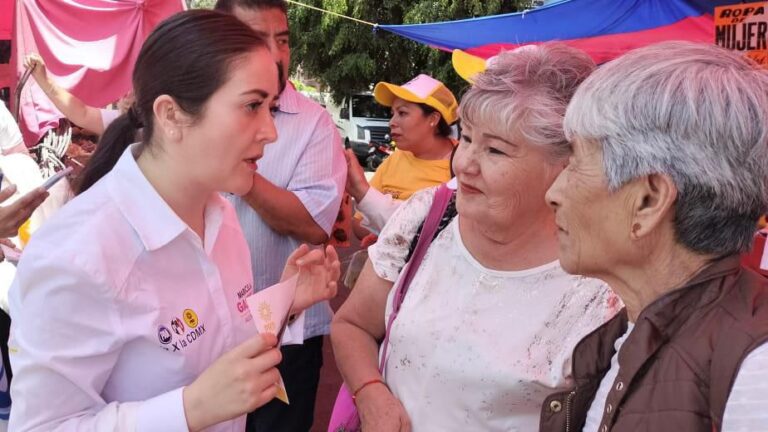 Candidata a alcaldesa de GAM, Maricela Gastelú recoge demandas de vecinos