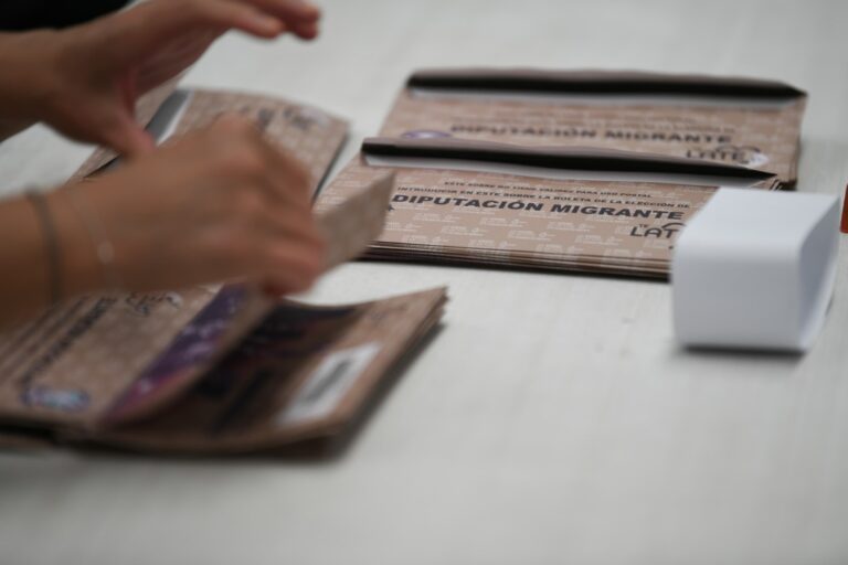 Entrega IECM documentación y materiales para el voto desde el extranjero