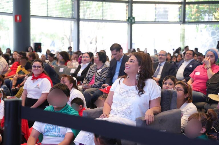 Por el bien de todos, primero las niñas y los niños de la Ciudad de México: Clara Brugada