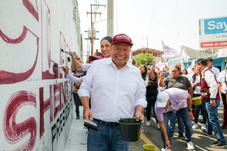 Pinta de barda en calle Riva Palacio, centro histórico de Tlalnepantla