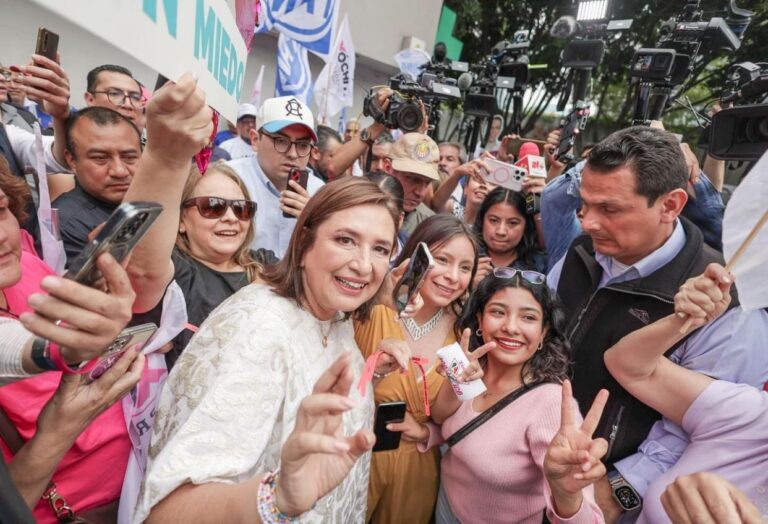 Ambiente festivo, el distintivo de Xochilovers ahora hacen suyos cruces y avenidas