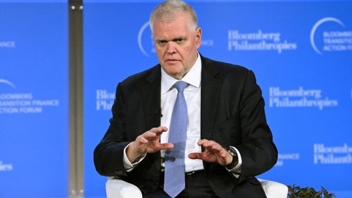 Banco HSBC anuncia la retirada de su director ejecutivo