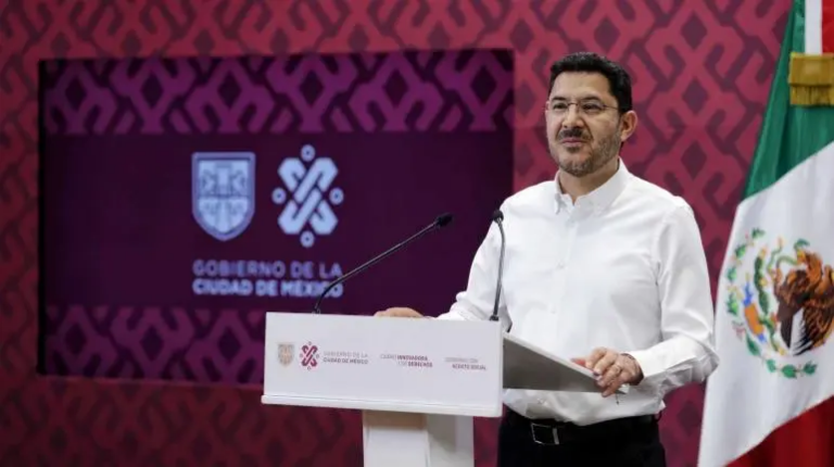 Descarta Martí Batres riesgo por agua contaminada en BJ, pero pide no beberla