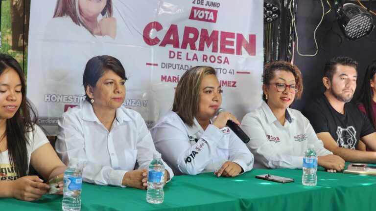 Carmen de la Rosa firma compromisos con jóvenes de Nezahualcóyotl
