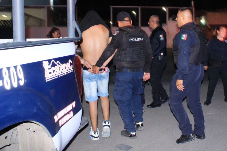 Policía de Ecatepec captura a integrantes de banda dedicada al robo de taxis por aplicación